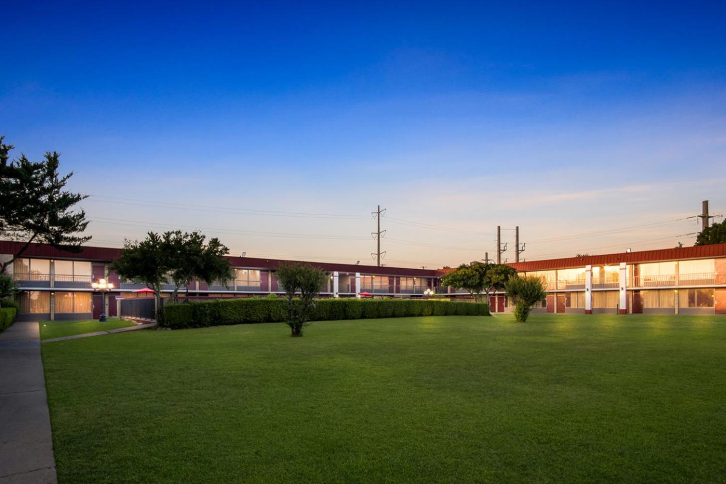 Red Roof Inn & Conference Center Mckinney Buitenkant foto