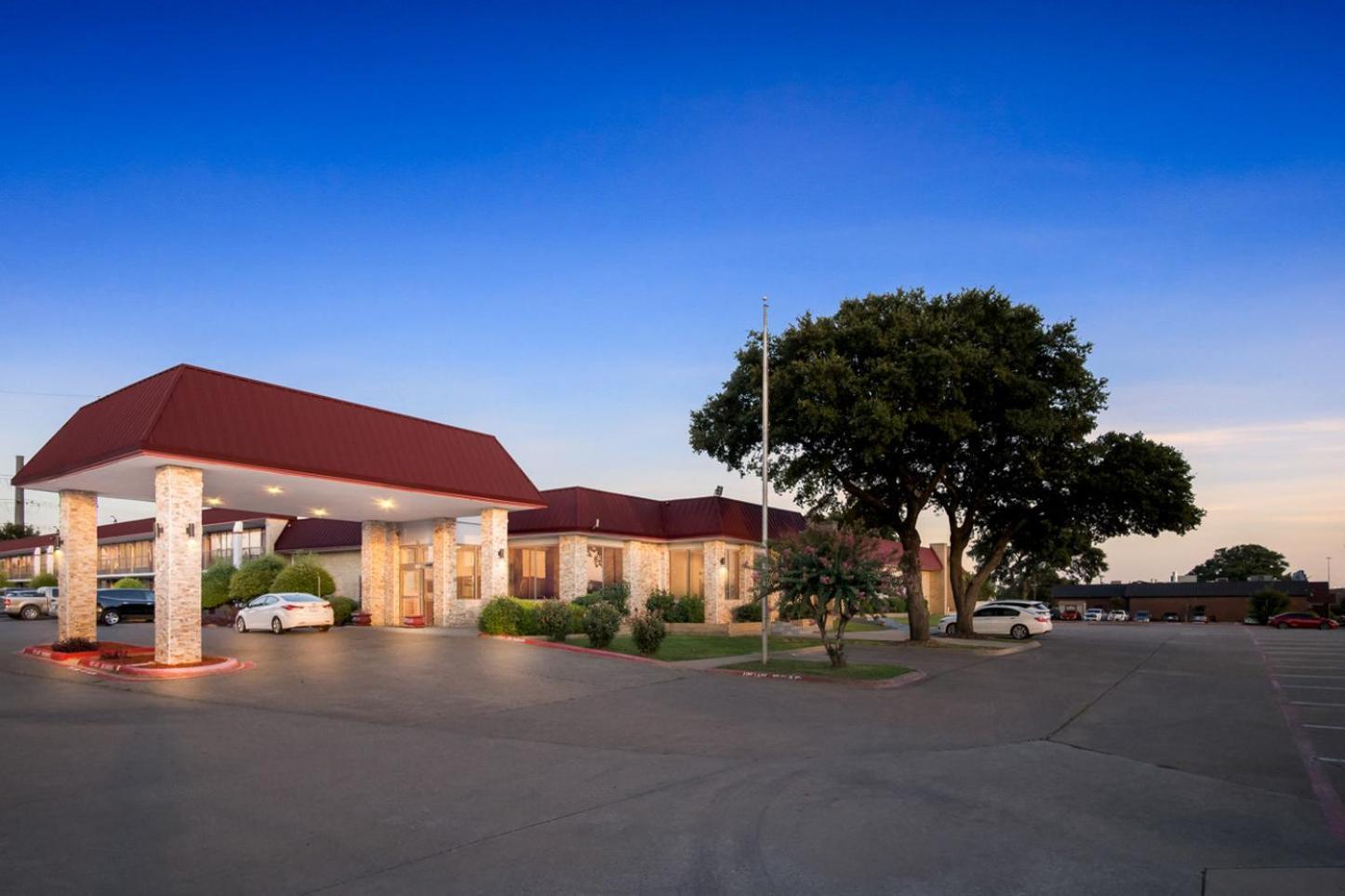 Red Roof Inn & Conference Center Mckinney Buitenkant foto
